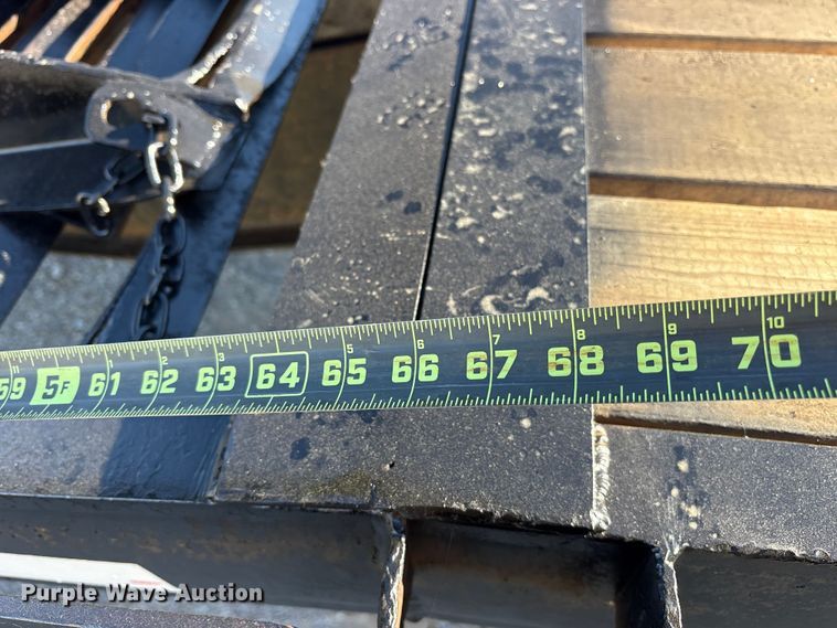 image for item ET7312 2011 Top Hat OTWG32X8.5-22.5E-F equipment trailer