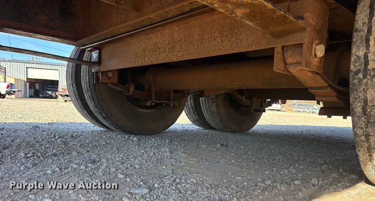 image for item ET7312 2011 Top Hat OTWG32X8.5-22.5E-F equipment trailer