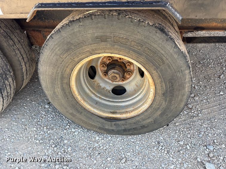 image for item ET7312 2011 Top Hat OTWG32X8.5-22.5E-F equipment trailer