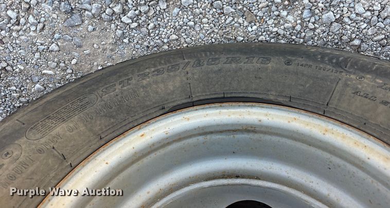 image for item ET7312 2011 Top Hat OTWG32X8.5-22.5E-F equipment trailer