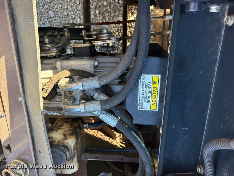 image for item ET7313 Grasshopper 725DT6 ZTR lawn mower