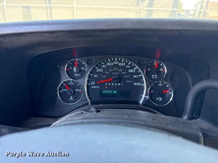 image for item ET7316 2019 Chevrolet Express 2500 van