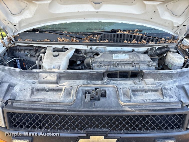 image for item ET7316 2019 Chevrolet Express 2500 van