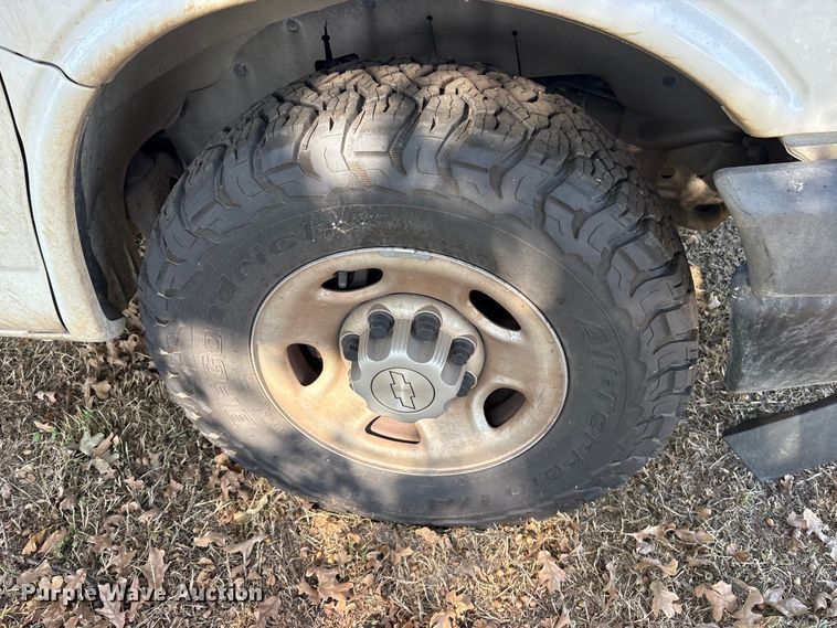 image for item ET7316 2019 Chevrolet Express 2500 van