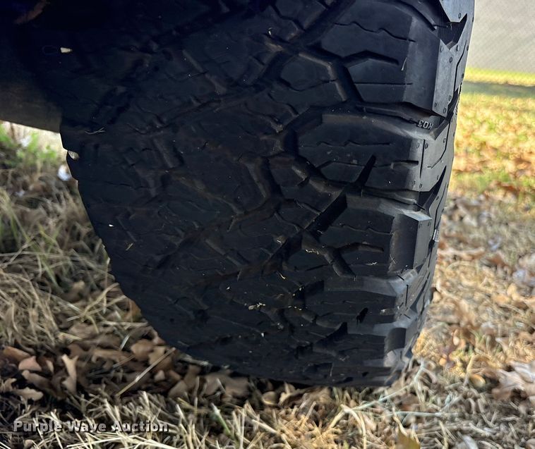 image for item ET7316 2019 Chevrolet Express 2500 van