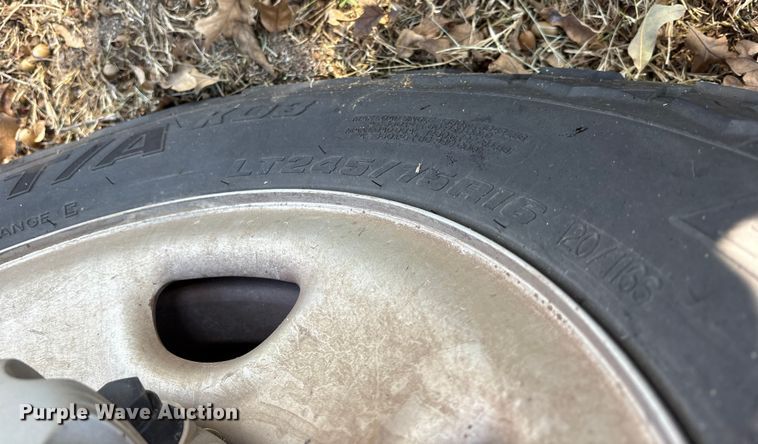 image for item ET7316 2019 Chevrolet Express 2500 van