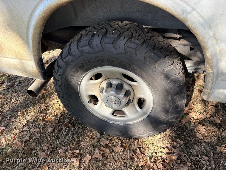 image for item ET7316 2019 Chevrolet Express 2500 van