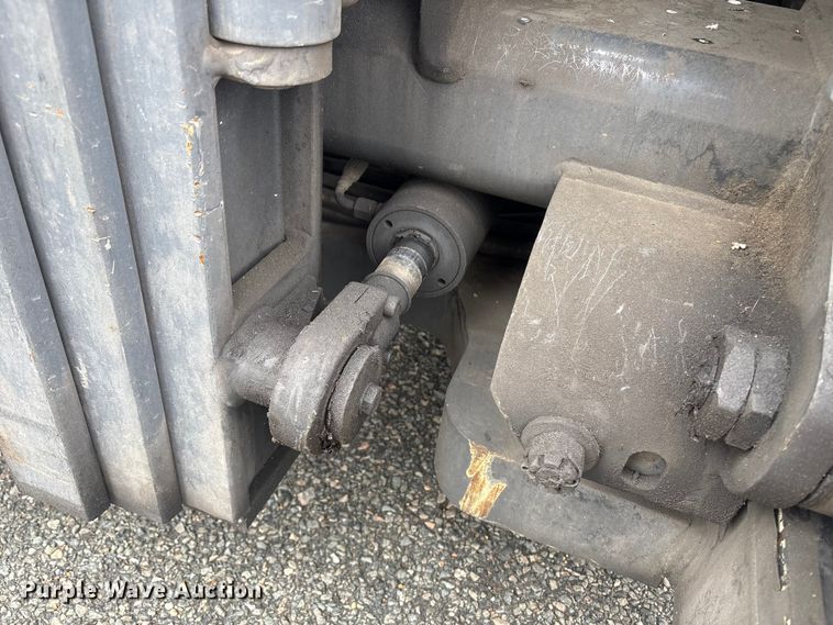 image for item ET8598 2016 CombiLift C8000 forklift