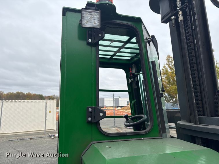 image for item ET8598 2016 CombiLift C8000 forklift