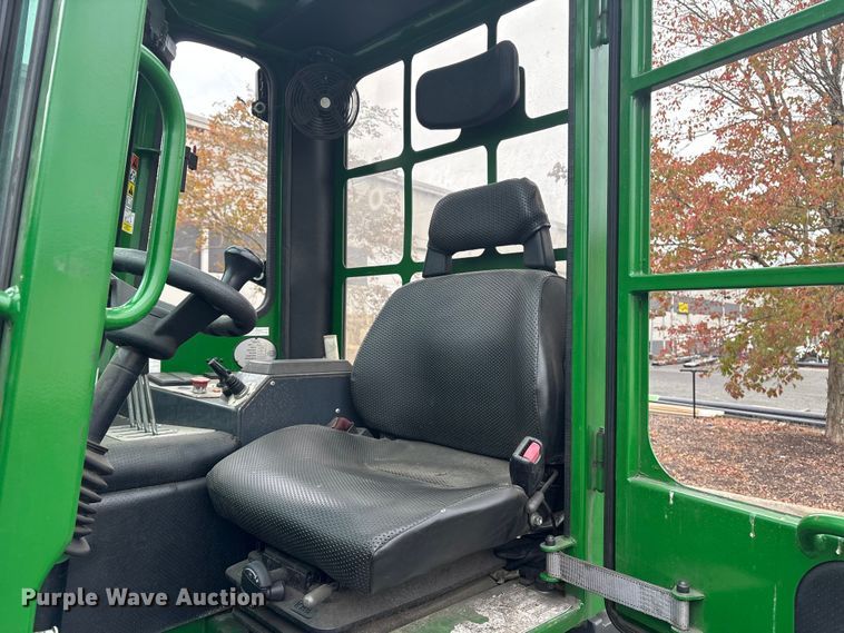 image for item ET8598 2016 CombiLift C8000 forklift