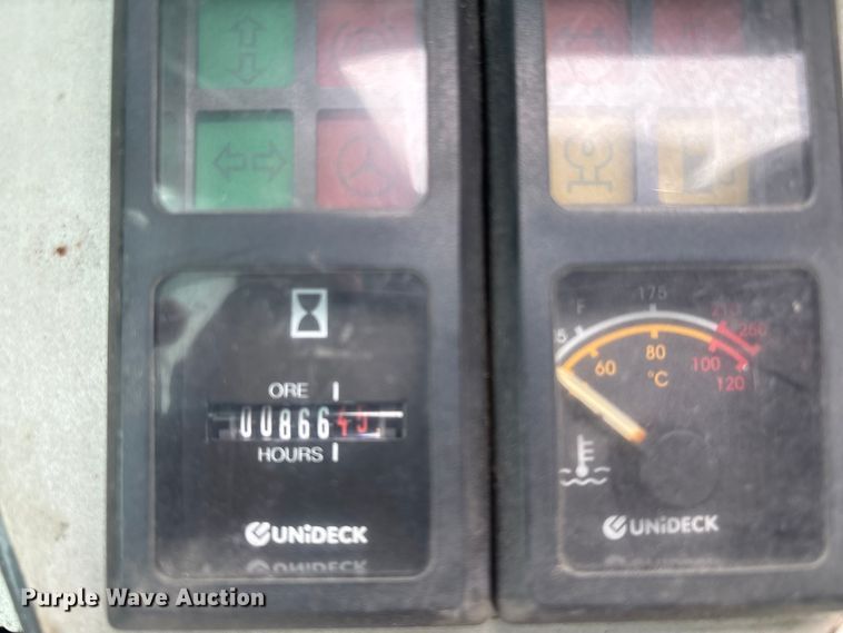 image for item ET8598 2016 CombiLift C8000 forklift