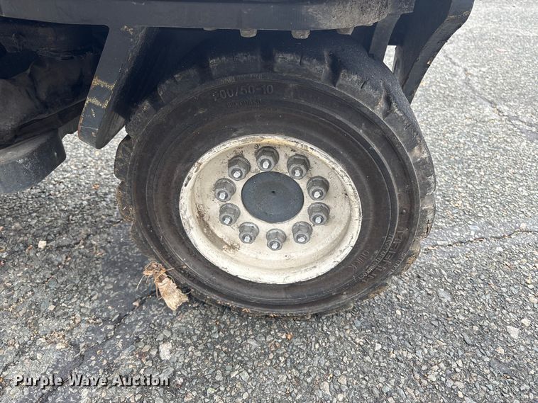 image for item ET8598 2016 CombiLift C8000 forklift