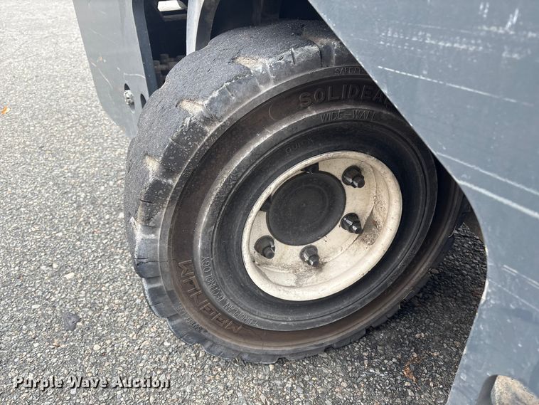 image for item ET8598 2016 CombiLift C8000 forklift