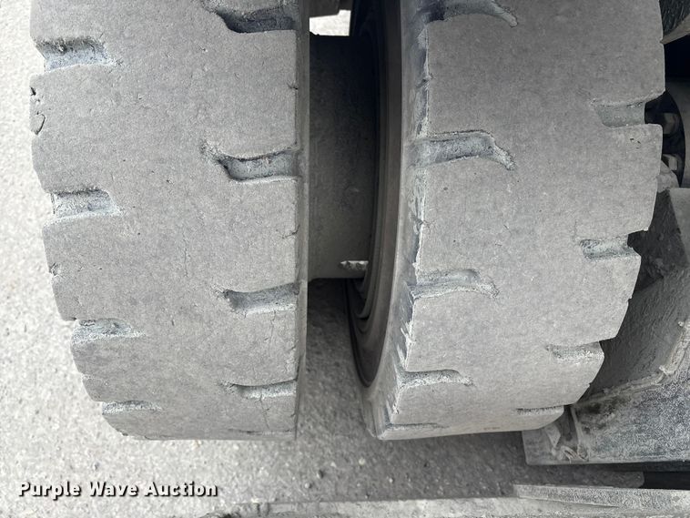 image for item ET8605 2015 Nissan PF80YLP forklift