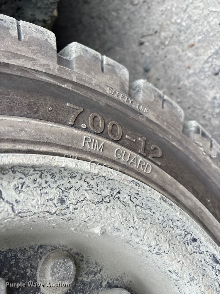 image for item ET8605 2015 Nissan PF80YLP forklift