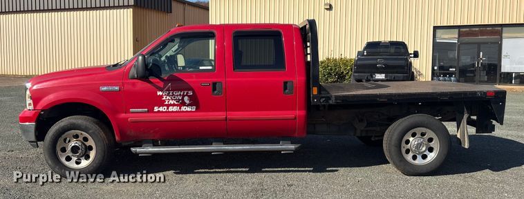 image for item ET8616 2005 Ford F350 Super Duty XLT Crew Cab flatbed pickup truck