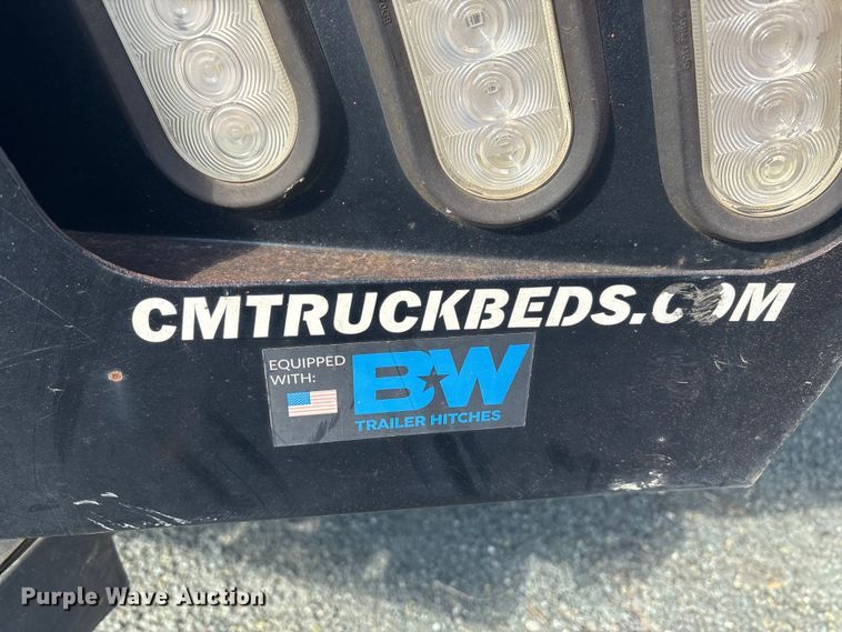 image for item ET8616 2005 Ford F350 Super Duty XLT Crew Cab flatbed pickup truck