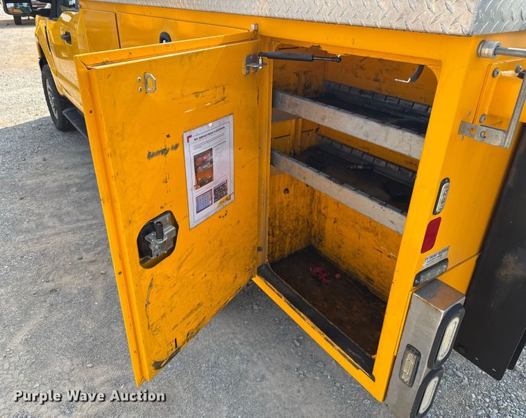 image for item EU2228 2020 Ford F350 Super Duty utility bed pickup truck