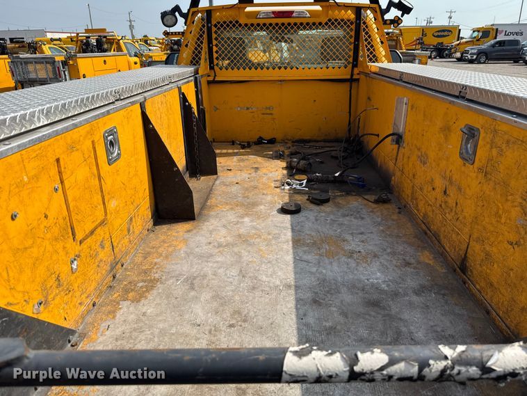 image for item EU2228 2020 Ford F350 Super Duty utility bed pickup truck