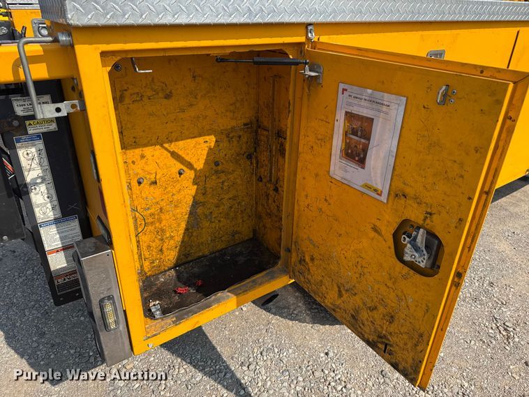 image for item EU2228 2020 Ford F350 Super Duty utility bed pickup truck