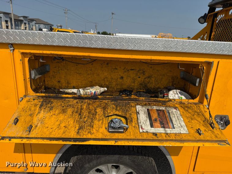 image for item EU2228 2020 Ford F350 Super Duty utility bed pickup truck