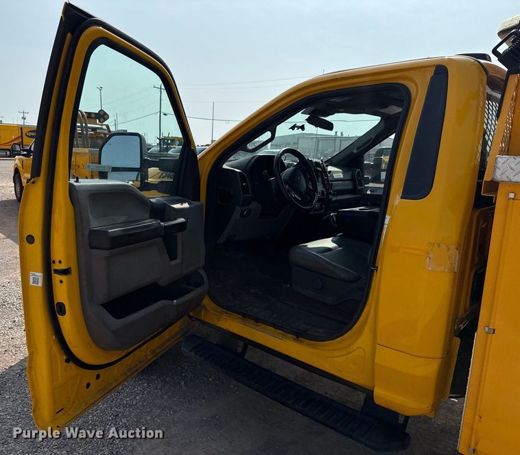 image for item EU2228 2020 Ford F350 Super Duty utility bed pickup truck