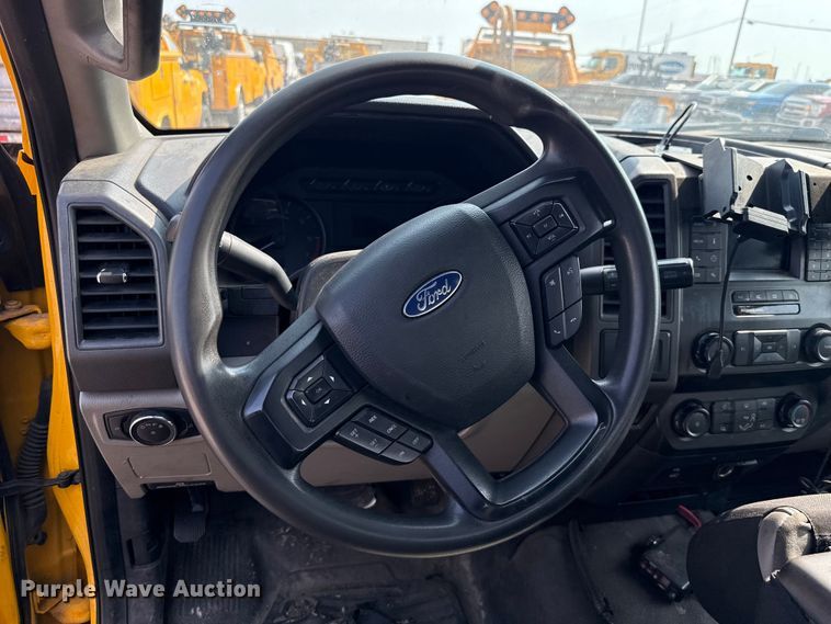 image for item EU2228 2020 Ford F350 Super Duty utility bed pickup truck