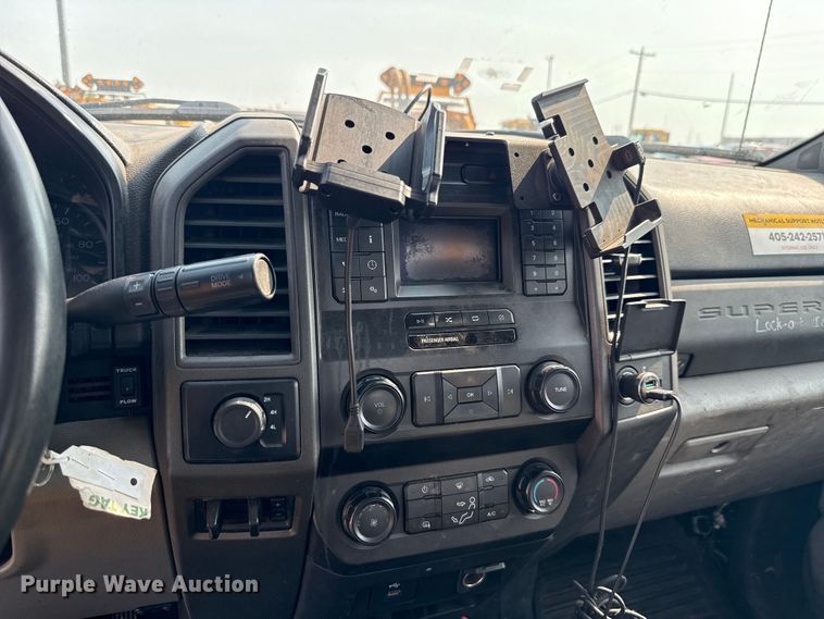 image for item EU2228 2020 Ford F350 Super Duty utility bed pickup truck