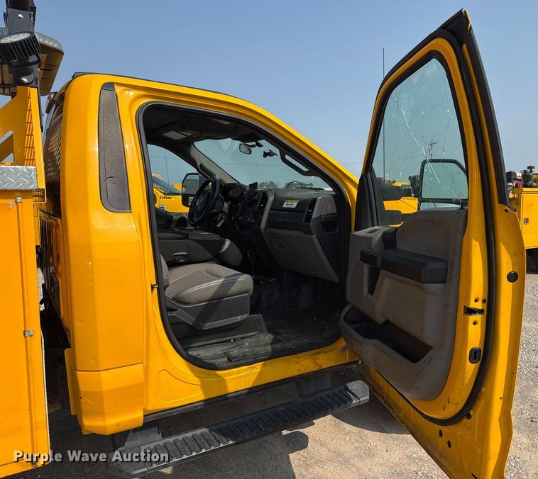 image for item EU2228 2020 Ford F350 Super Duty utility bed pickup truck