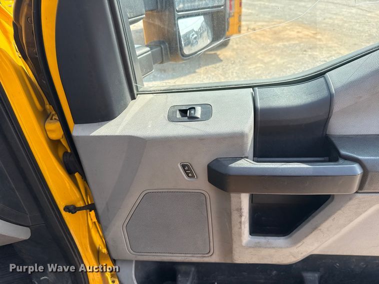 image for item EU2228 2020 Ford F350 Super Duty utility bed pickup truck