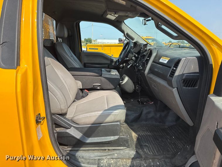 image for item EU2228 2020 Ford F350 Super Duty utility bed pickup truck