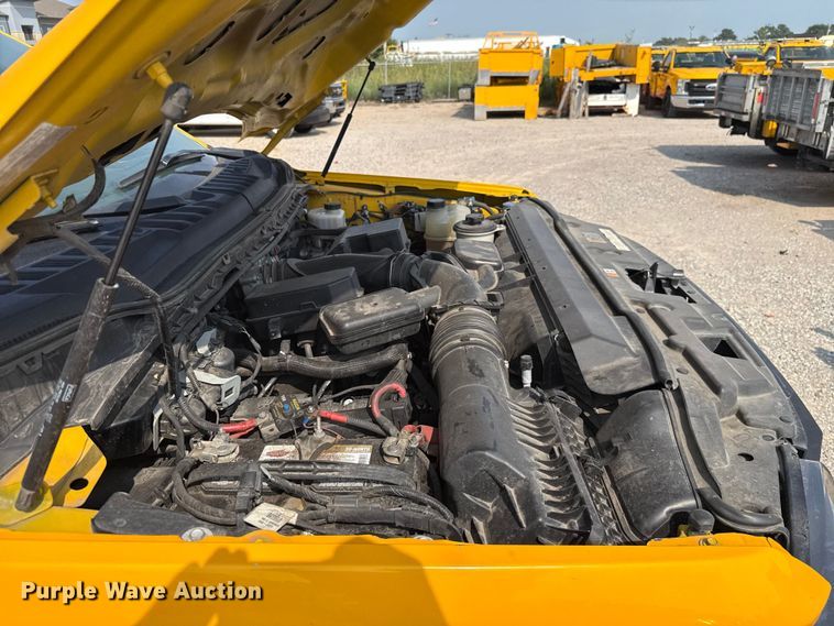 image for item EU2228 2020 Ford F350 Super Duty utility bed pickup truck