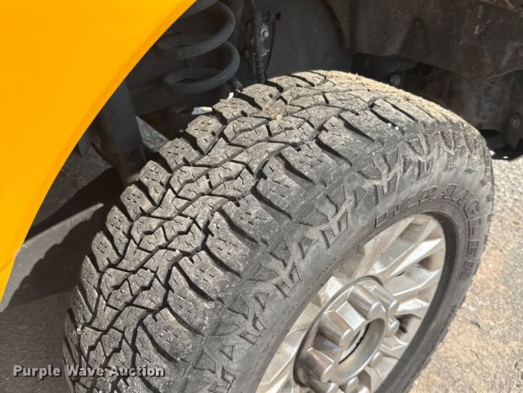 image for item EU2228 2020 Ford F350 Super Duty utility bed pickup truck