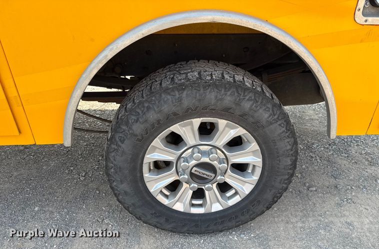 image for item EU2228 2020 Ford F350 Super Duty utility bed pickup truck