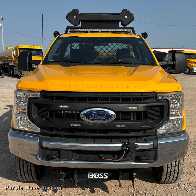 image for item EU2240 2021 Ford F350 Super Duty utility bed pickup truck