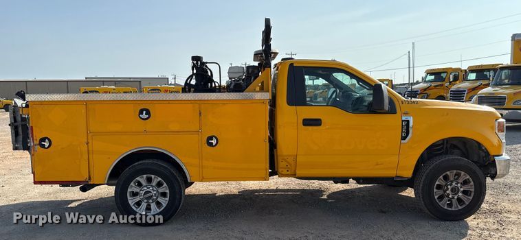 image for item EU2240 2021 Ford F350 Super Duty utility bed pickup truck