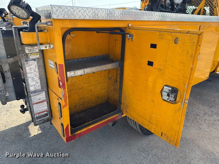 image for item EU2240 2021 Ford F350 Super Duty utility bed pickup truck