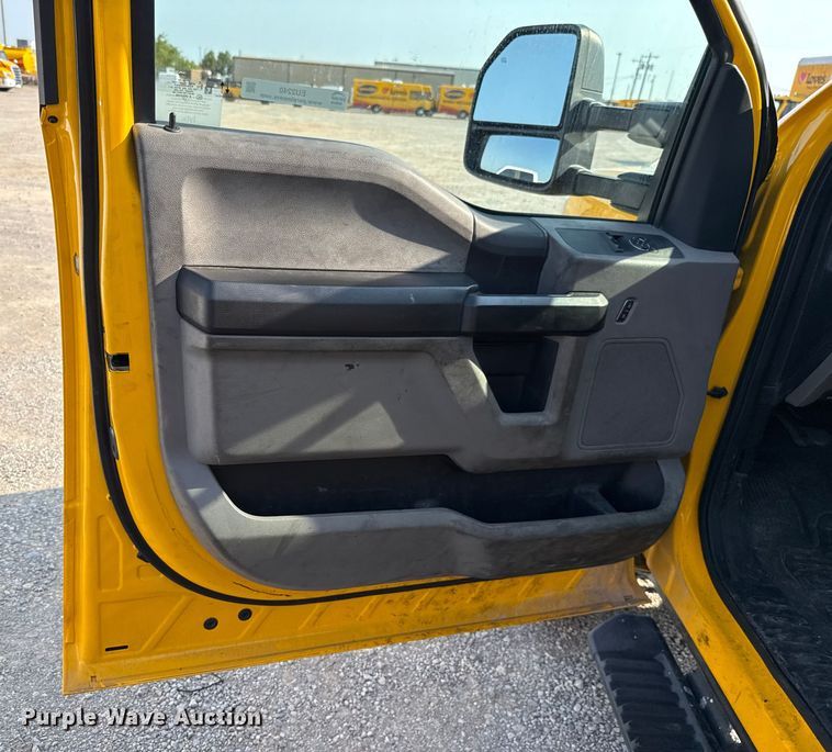 image for item EU2240 2021 Ford F350 Super Duty utility bed pickup truck