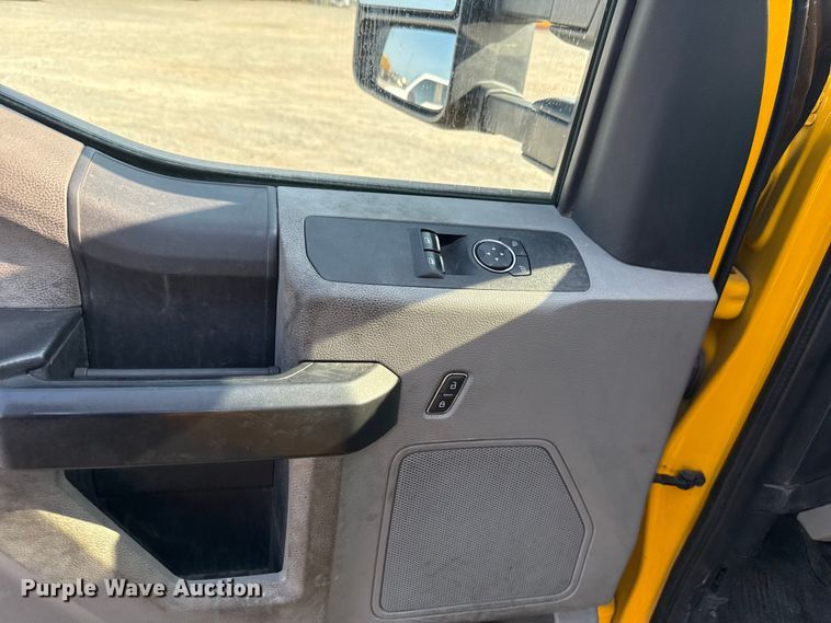 image for item EU2240 2021 Ford F350 Super Duty utility bed pickup truck