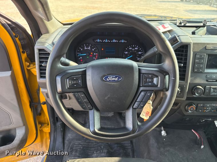 image for item EU2240 2021 Ford F350 Super Duty utility bed pickup truck