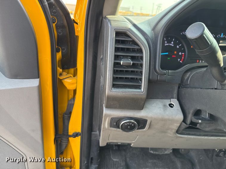 image for item EU2240 2021 Ford F350 Super Duty utility bed pickup truck