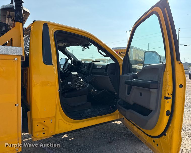 image for item EU2240 2021 Ford F350 Super Duty utility bed pickup truck