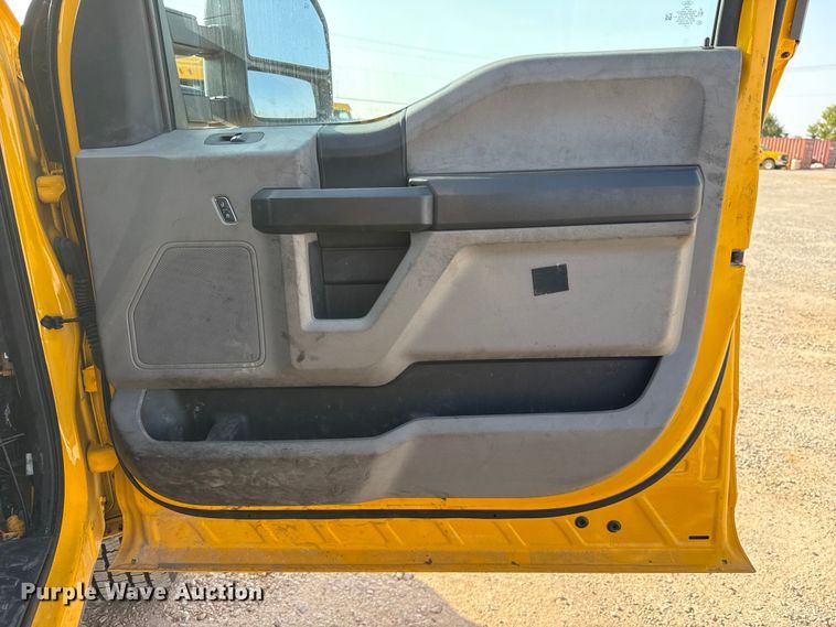 image for item EU2240 2021 Ford F350 Super Duty utility bed pickup truck