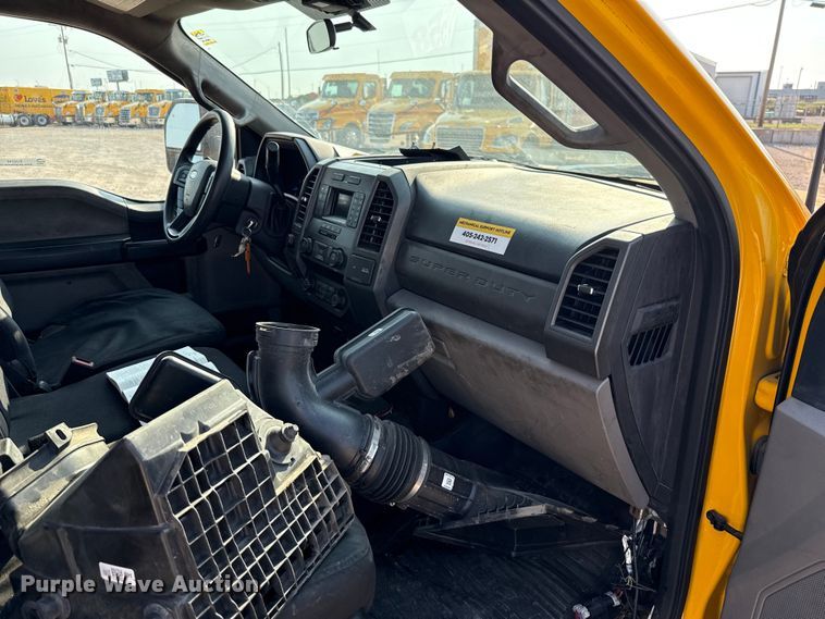 image for item EU2240 2021 Ford F350 Super Duty utility bed pickup truck