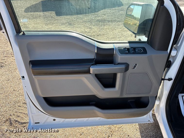 image for item EU4705 2015 Ford F150 XLT SuperCrew pickup truck