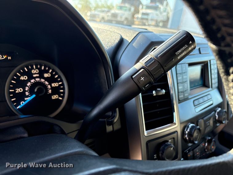 image for item EU4705 2015 Ford F150 XLT SuperCrew pickup truck