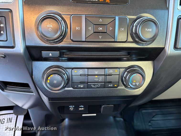 image for item EU4705 2015 Ford F150 XLT SuperCrew pickup truck