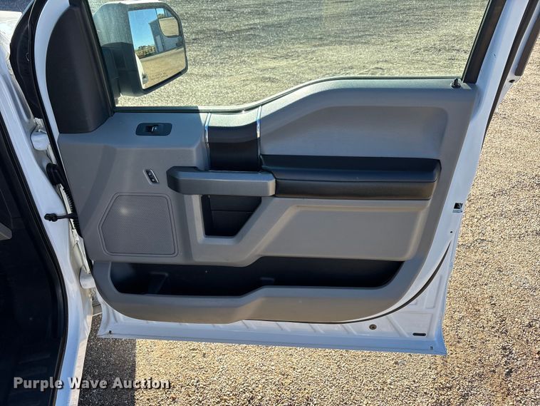 image for item EU4705 2015 Ford F150 XLT SuperCrew pickup truck