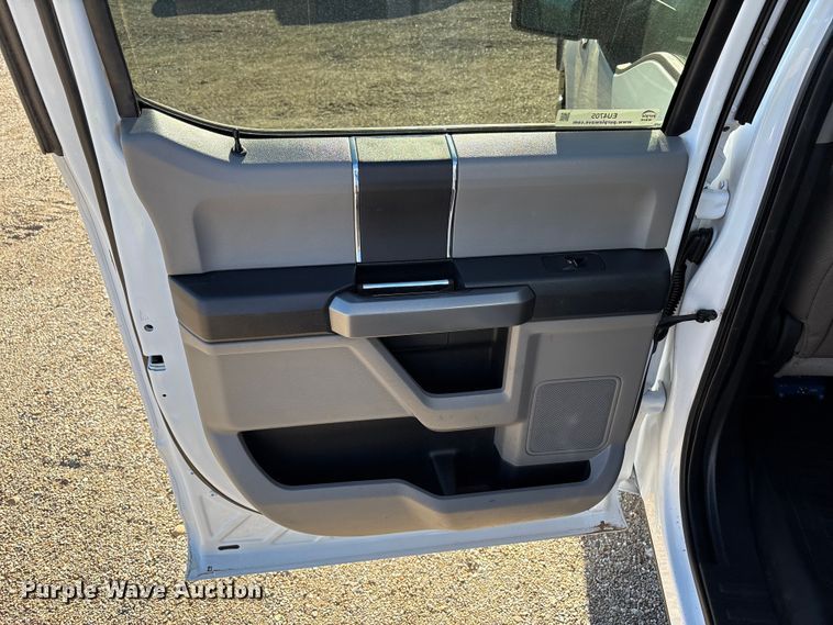 image for item EU4705 2015 Ford F150 XLT SuperCrew pickup truck