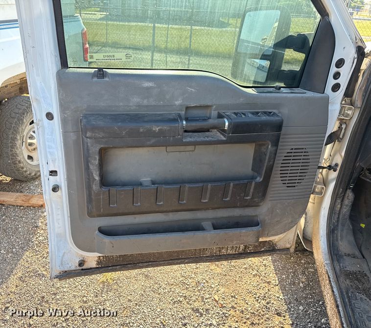 image for item EU5012 2015 Ford F250 Super Duty XL Crew Cab pickup truck